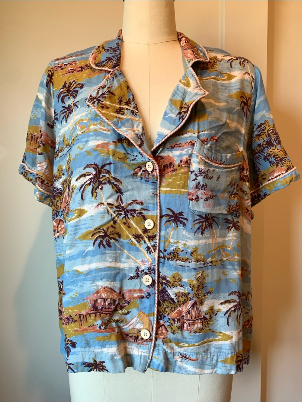Faherty Light Blue Tropical Print Short-Sleeve Button-Up